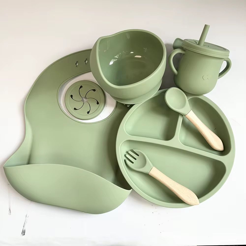 7 PIECE BABY SILICONE FEEDING SET