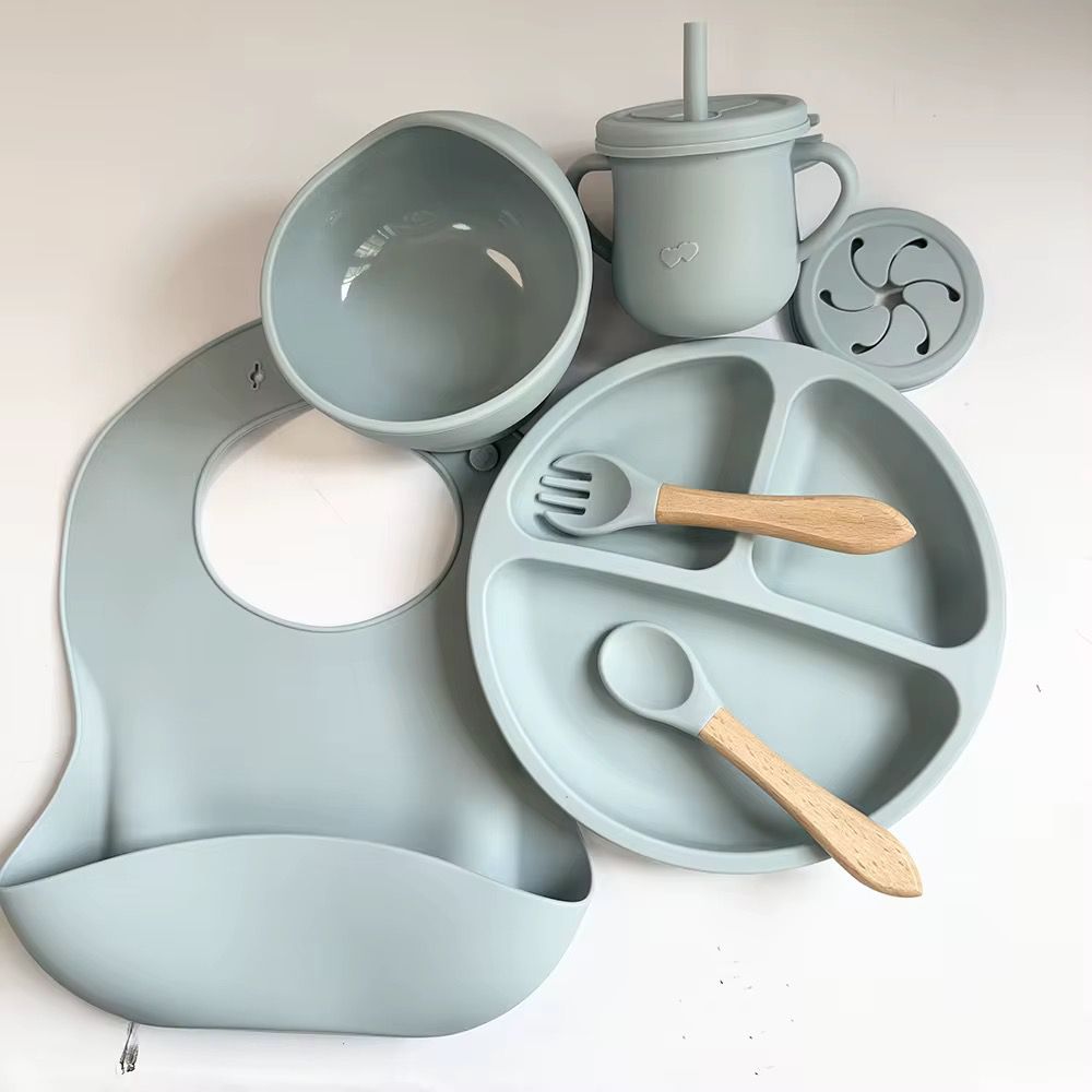 7 PIECE BABY SILICONE FEEDING SET